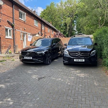 Lodge Park - 2 Minutes Walk To Stoke Hospital Bagian luar foto