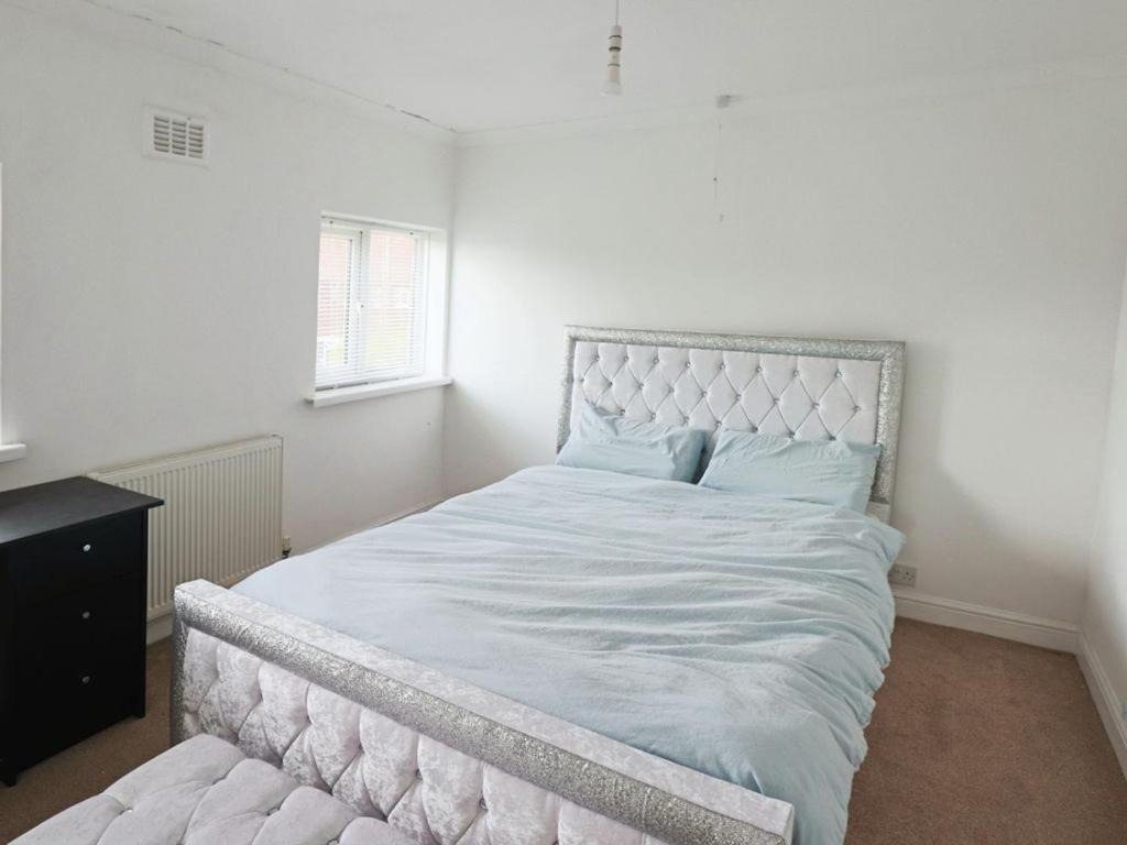 Lodge Park - 2 Minutes Walk To Stoke Hospital Bagian luar foto